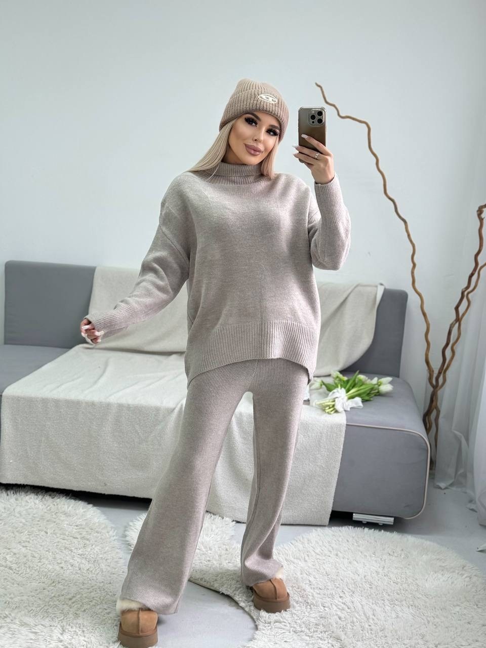 костюм женский: свитер и штаны (one size 42-48) арт. 1385090,кашемировые брючные костюмы для женщин,кашемировый брючный костюм,женский кашемировый костюм с широкими брюками и свитером,костюм трикотажн