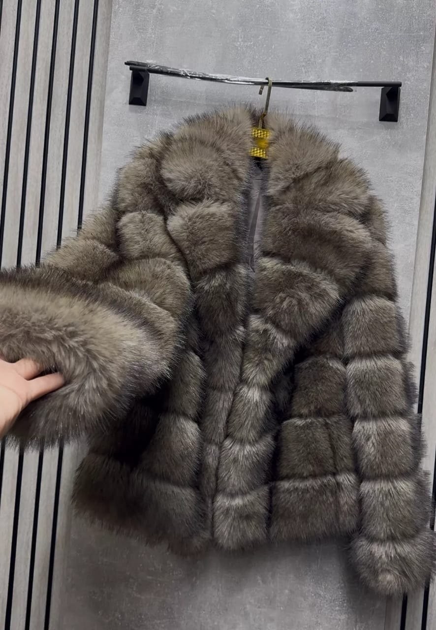 шуба из песца,женская шуба из натурального лисьего меха,шуба из песца с воротником,шуба из песца под соболя,песец шуба