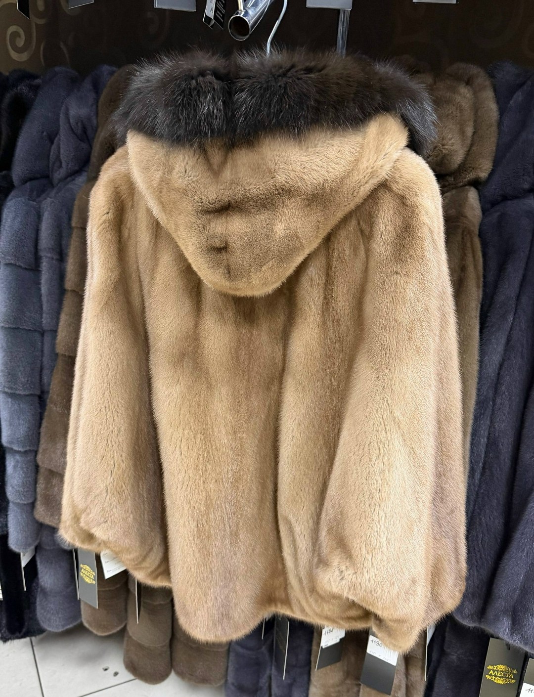 шуба норковая,полушубок saga furs royal mink,итальянская норковая шуба 48-50 р,женская шуба из натурального меха норки,шуба из норки