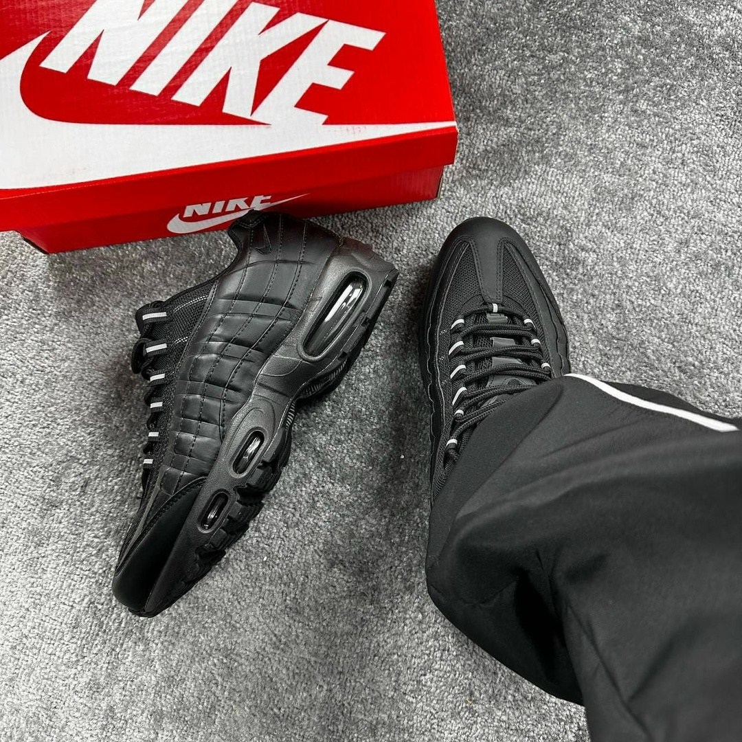 nike air max 95 black,кроссовки nike air max 95,nike air max 95 triple black,мужские кроссовки nike air max 95,nike air max 95 essential triple black