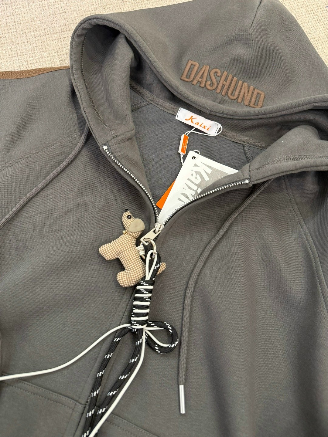 костюм спортивный,спортивные костюмы мужские,спортивный костюм мужской оригинал коричневого цвета,мужской костюм christian dior,костюм спортивный brunello cucinelli