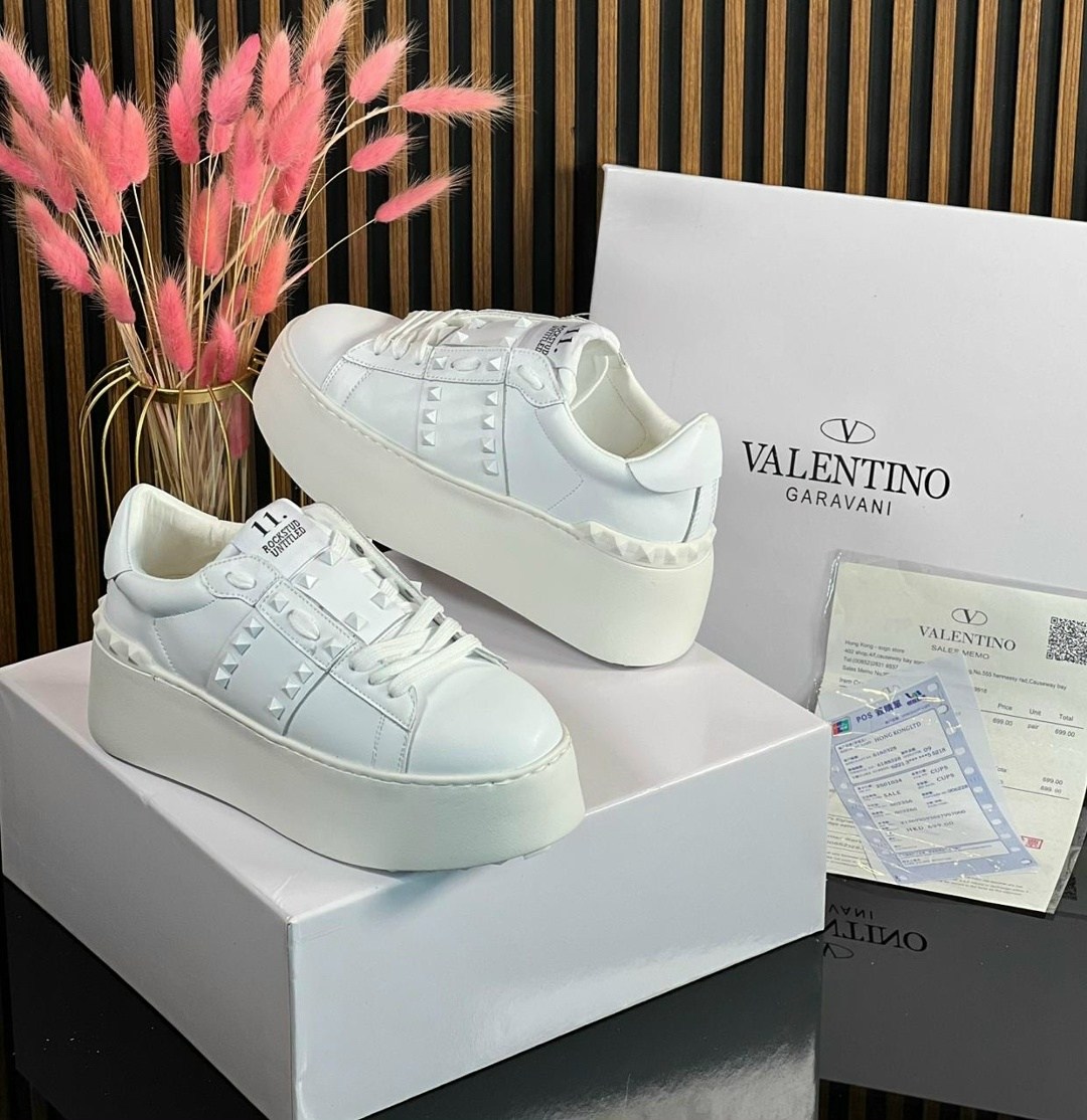 женские кожаные кроссовки valentino rockstud white with pink,кроссовки valentino,valentino кроссовки женские,кеды valentino женские,