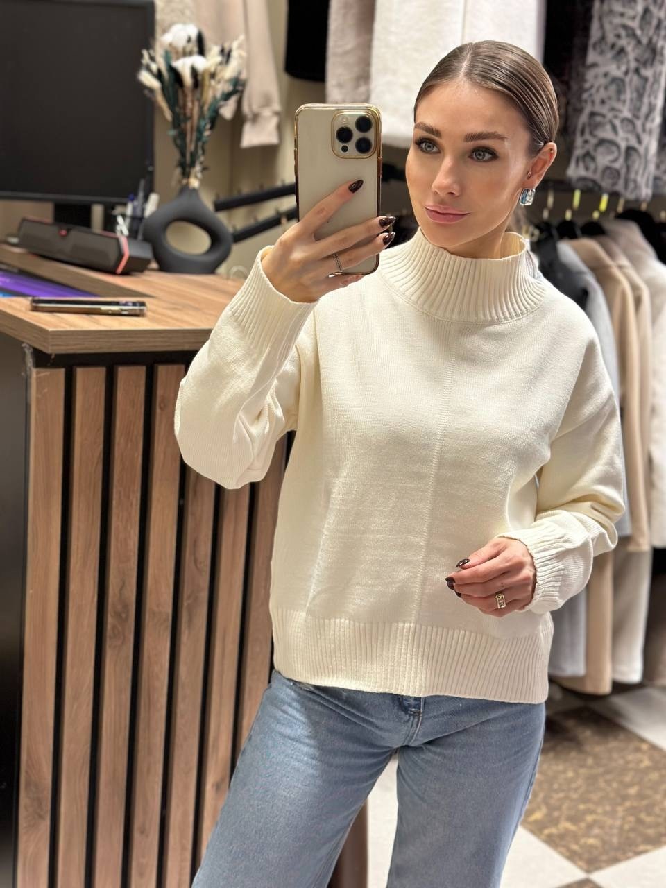 вязаные свитера женские,свитера женские,вязаные свитера,свитер женский белый,свитер