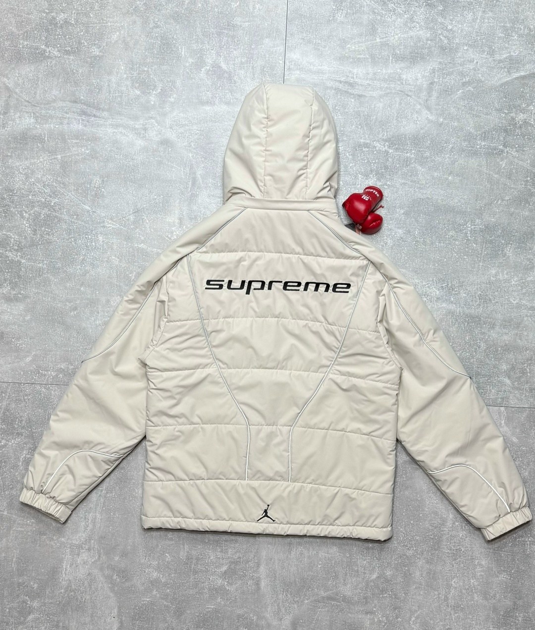 куртка-пуховик jordan essential puffer da9806-010,куртка jordan,куртка jordan essentials,куртка для мужчин холлофайбер,куртка демисезонная