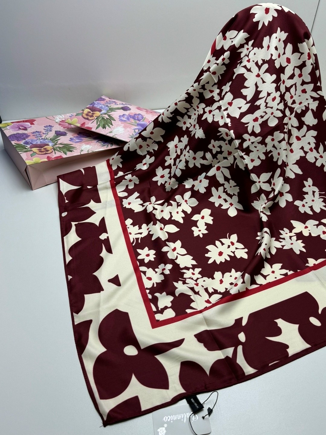 платок женский,шелковый платок,брендовый платок,красивый платок,платок