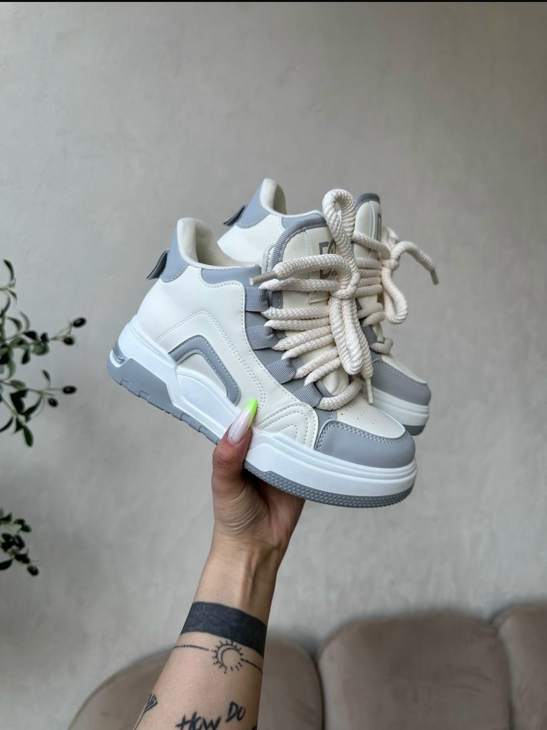 женские кроссовки,,стильные кроссовки,кроссовки,модные кроссовки