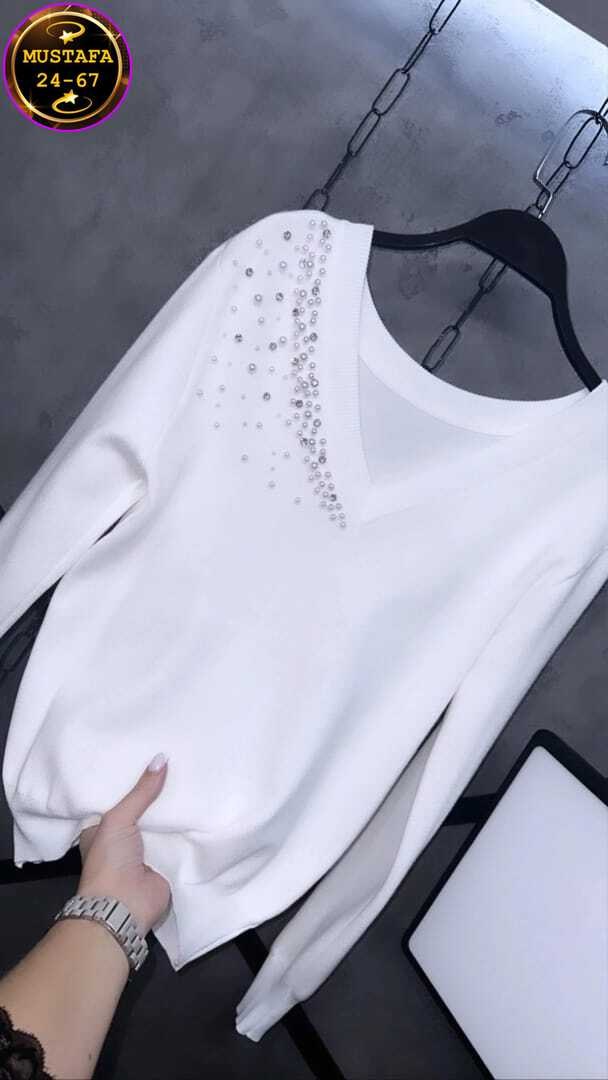 кофта женская с стразами,кофточка с отделкой из жемчужин,кофта женская трикотажная с бусинами,кофта нарядная со стразами,женская кофта с бусинами