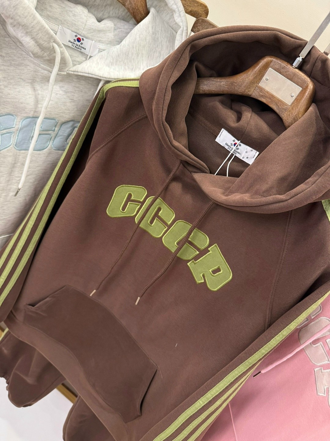 костюм спортивный,спортивный костюм мужской трикотажный демисезонный коричневого цвета,костюм,спортивный костюм мужской