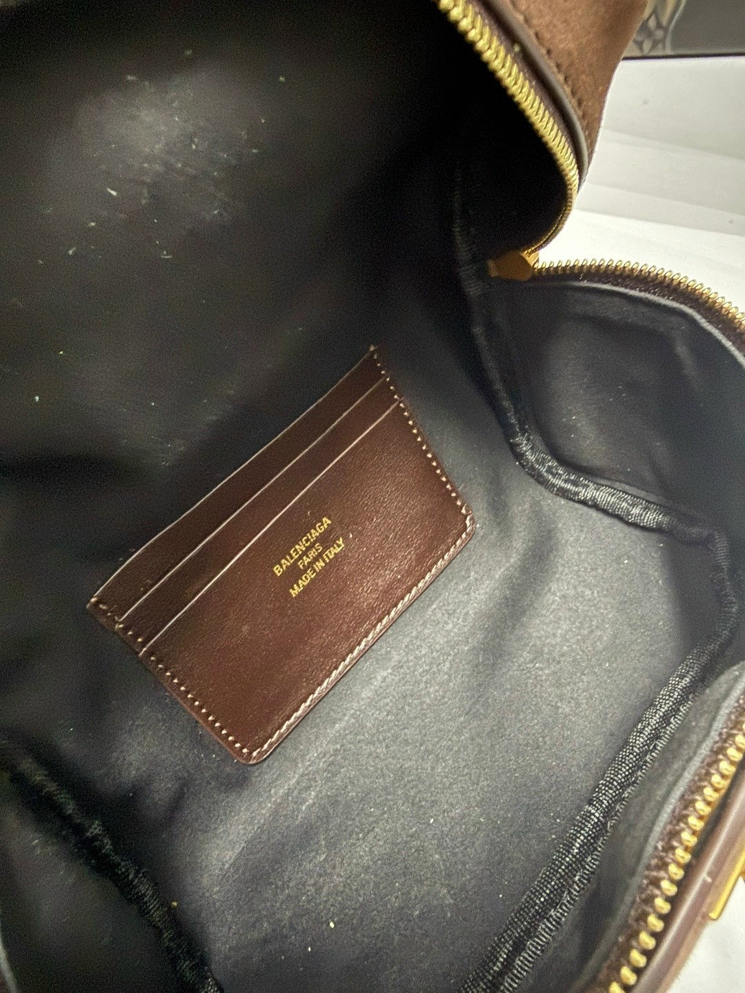 роскошная сумка из замши balenciaga rodeo,женская замшевая сумка balenciaga коричневая 35х23,сумка в образе balenciaga размер 35 х 25 x 10 см замша,сумка balenciaga,balenciaga сумка натуральная замша