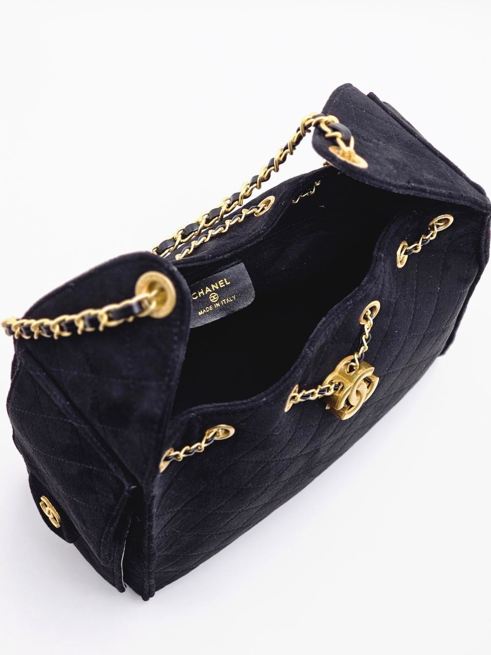 женская сумка chanel,большая женская сумка chanel на цепочке,замшевая сумка chanel 25 medium черная,сумка женская шанель стеганая ковровая на цепочке chanel,сумка шанель