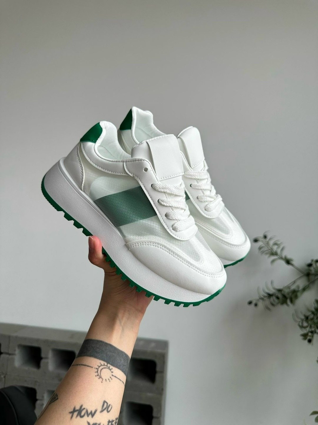 женские кроссовки,кроссовки модные,кроссовки женские удобные,повседневные кроссовки,кроссовка