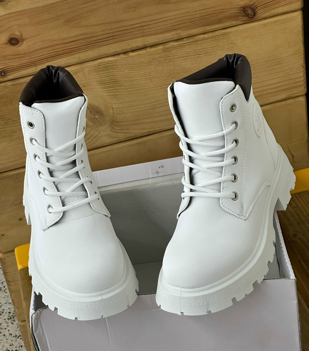 ,женские ботинки,белые женские ботинки,белые ботинки, женская