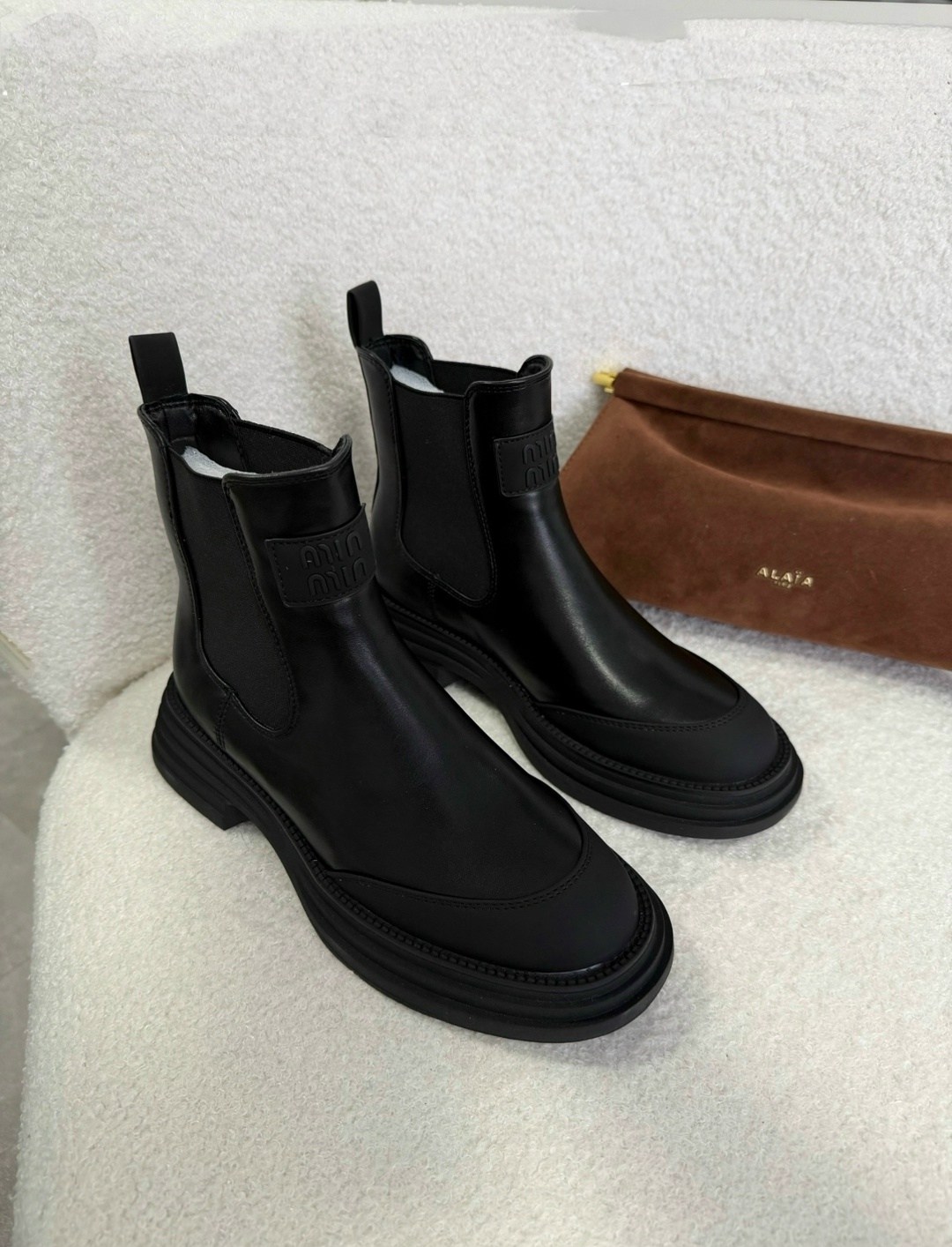 ,женские ботинки челси,ботинки челси из мягкой кожи на платформе,ботинки челси баленсиага женские,ботинки челси