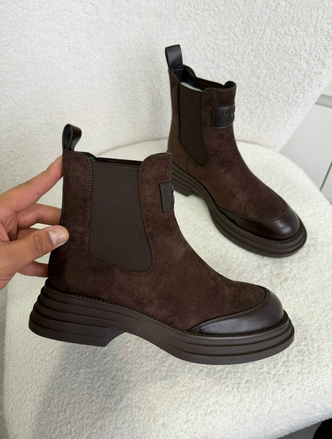 ,женские ботинки челси,ботинки челси из мягкой кожи на платформе,ботинки челси баленсиага женские,ботинки челси