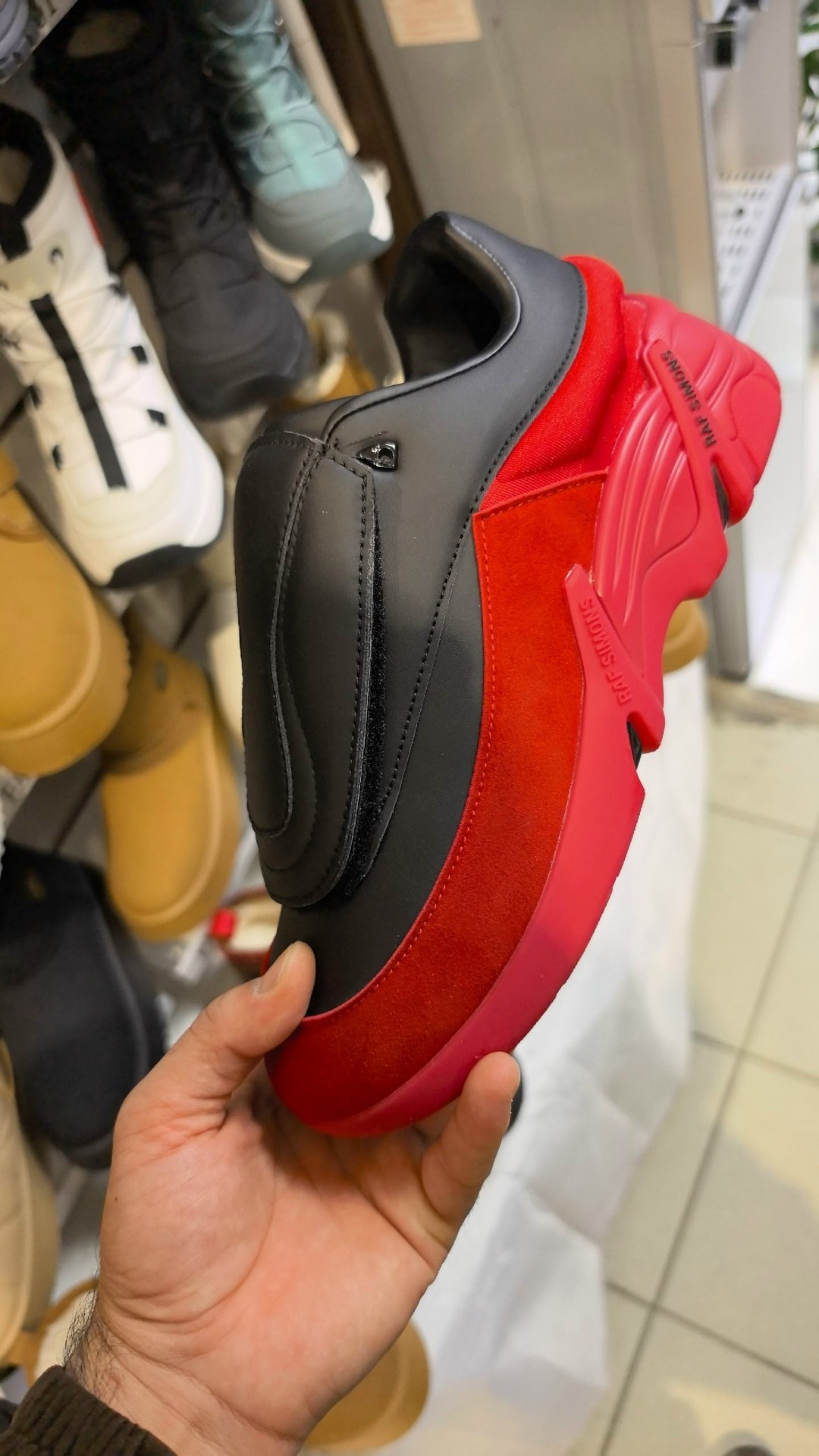 adidas ozweego 2 raf simons x red,raf simons low top sneakers antei 44 red leather,кроссовки adidas x raf simons ozweego 2 жен красный,adidas raf simons ozweego 3 red,кроссовки