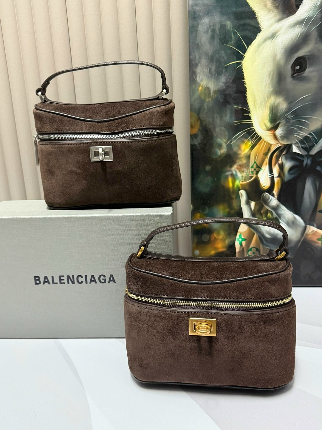 роскошная сумка из замши balenciaga rodeo,женская замшевая сумка balenciaga коричневая 35х23,сумка в образе balenciaga размер 35 х 25 x 10 см замша,сумка balenciaga,balenciaga сумка натуральная замша