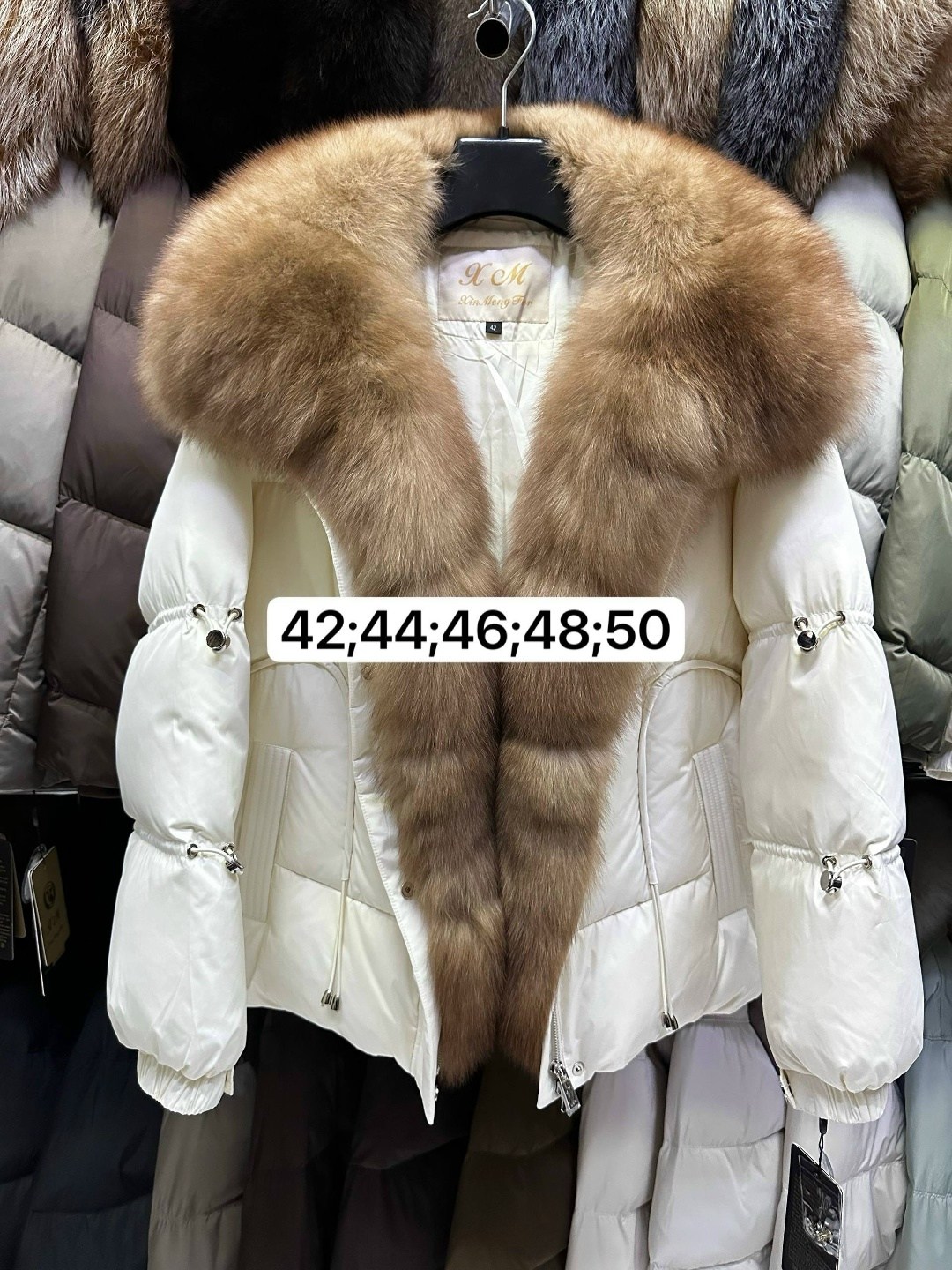 зимние куртки с натуральными мехами,пуховик с натуральным мехом,пуховик женский с натуральным мехом,женские пуховики,пуховик с мехом