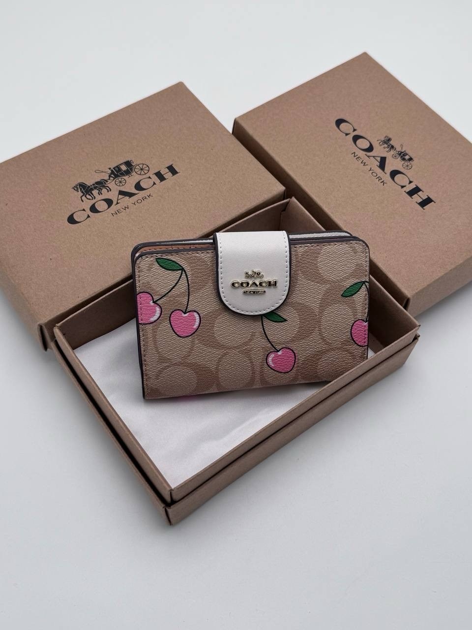 женский кошелек coach,брендовый кошелек coach,брендовый кошелек coach бежевый,coach кошелек,женский кошелек из естественной кожи coach