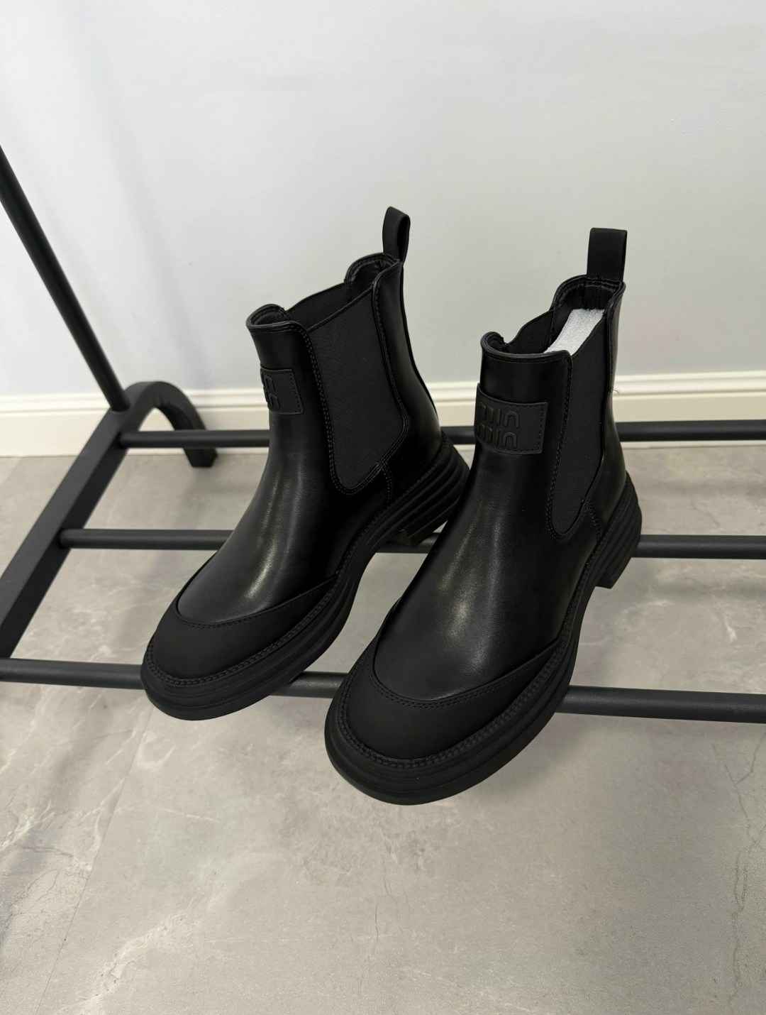 ,женские ботинки челси,ботинки челси из мягкой кожи на платформе,ботинки челси баленсиага женские,ботинки челси