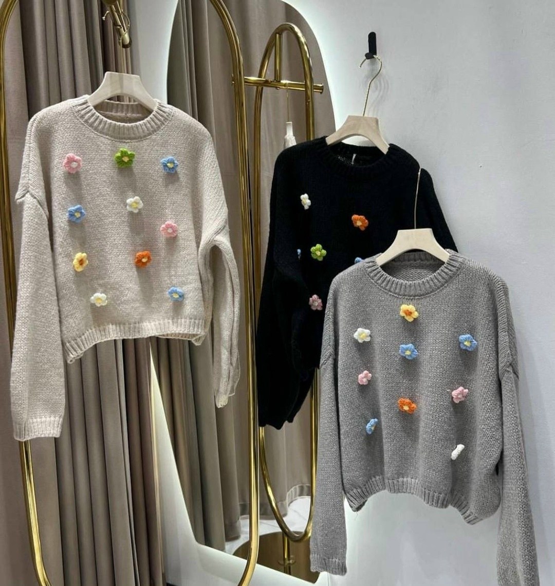 свитер с цветочками,вязаные свитера,свитер с объемным,свитер с вышивкой,свитер модный