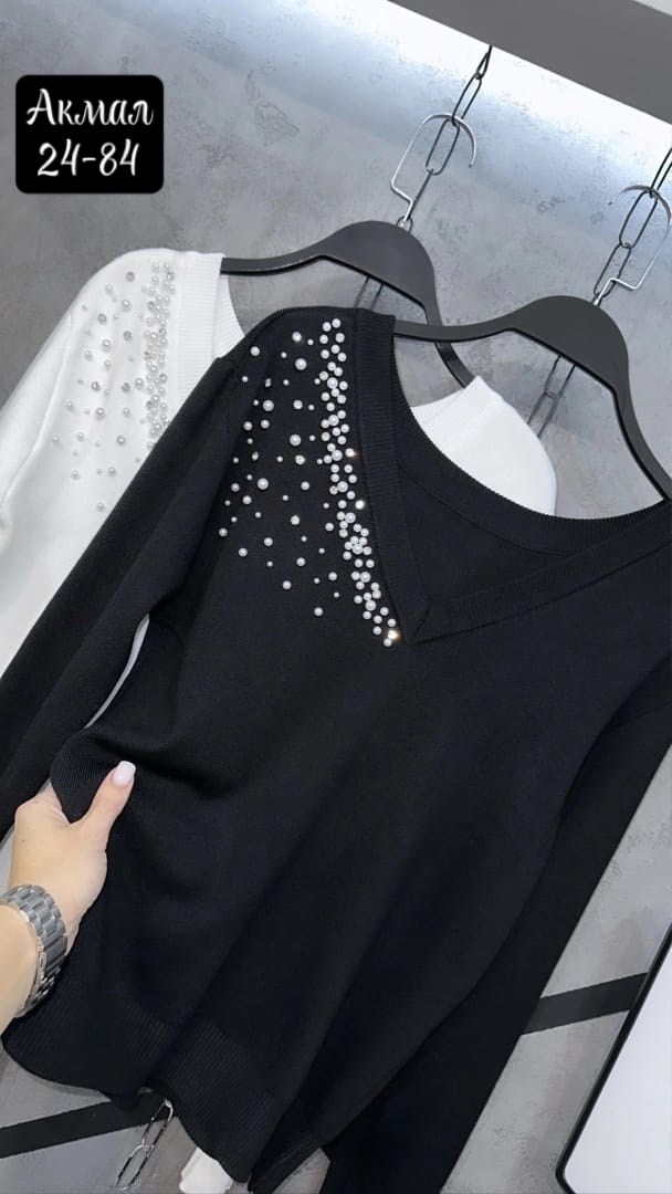 кофточка с отделкой из жемчужин,кофта женская с стразами,кофта женская трикотажная с бусинами,кофта нарядная со стразами,женская кофта с бусинами