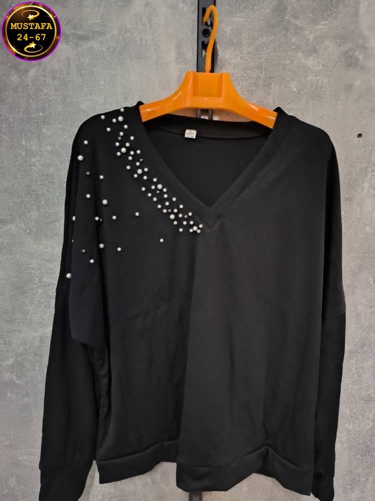 кофта женская с стразами,кофточка с отделкой из жемчужин,кофта женская трикотажная с бусинами,кофта нарядная со стразами,женская кофта с бусинами
