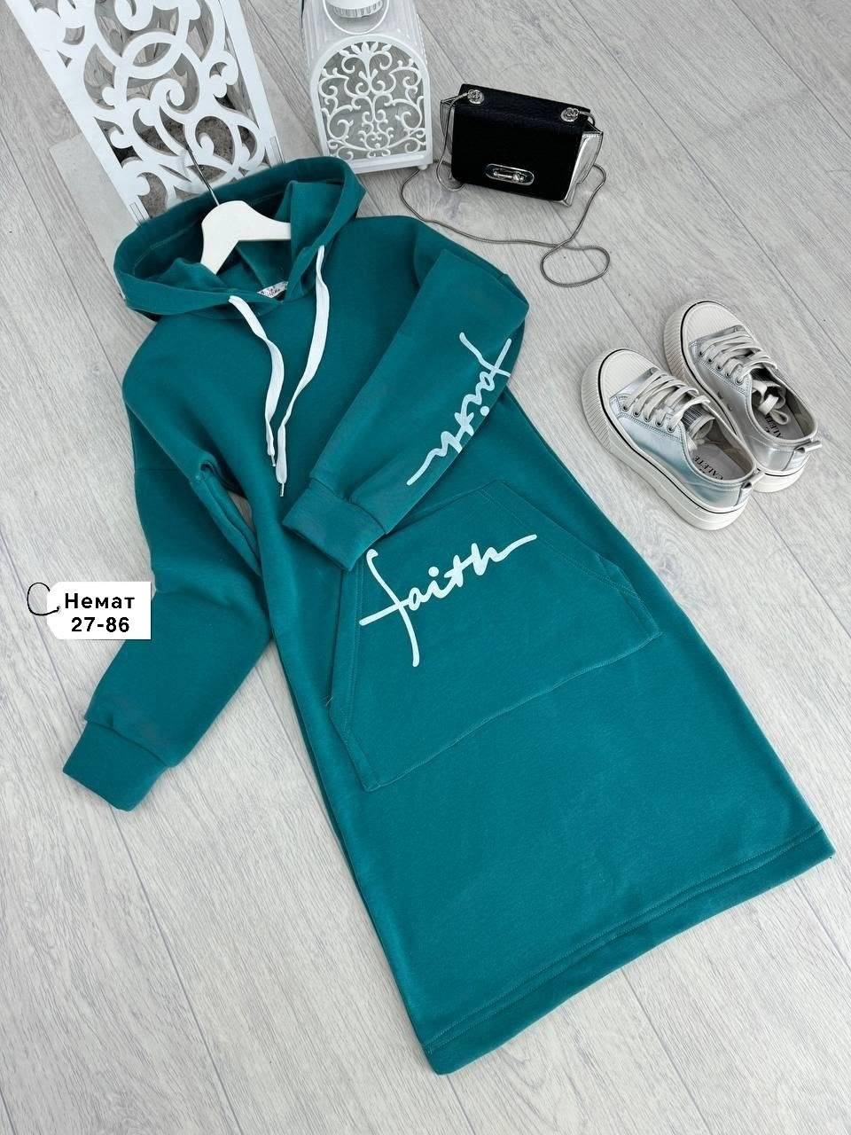 спортивное платье,платье спортивное трикотажное,спортивное платье женское,платье спортивное с капюшоном,трикотажное платье в спортивном стиле