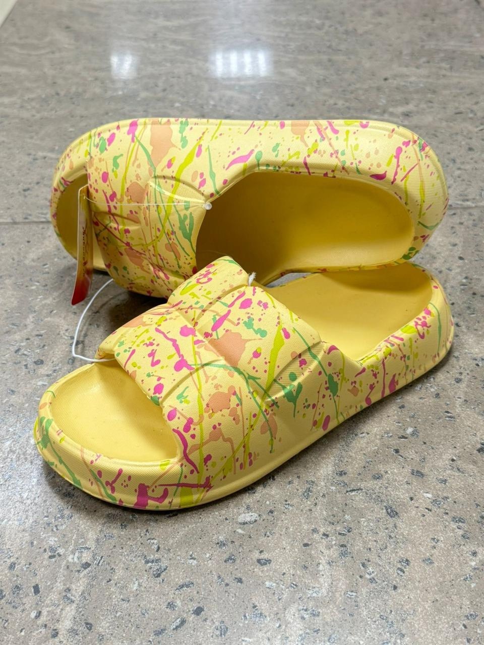 женские шлепанцы,,тапочки модные,летние тапочки,пляжная