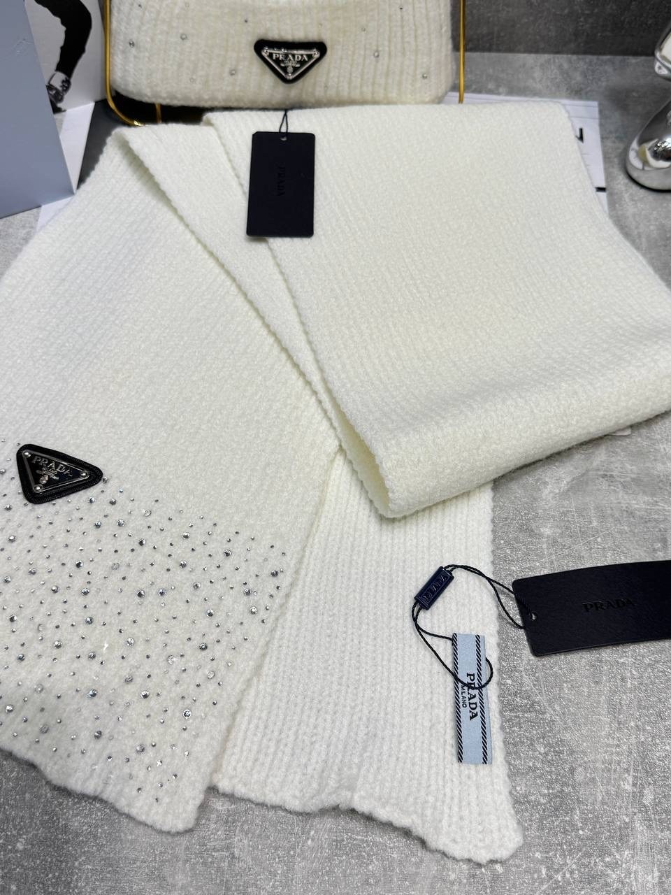 шарф chanel,зимний кашемировый шарф 2026 в стиле chanel,шапка chanel,зимний кашемировый шарф в стиле chanel,шарф chanel шапка перчатки