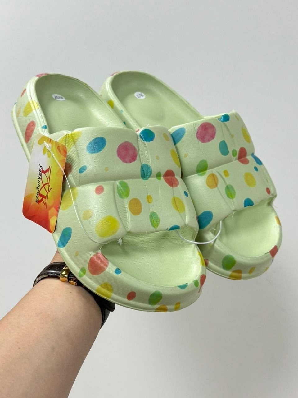 летние тапочки,женские шлепанцы,летние шлепанцы,тапочки модные,тапочки для дома