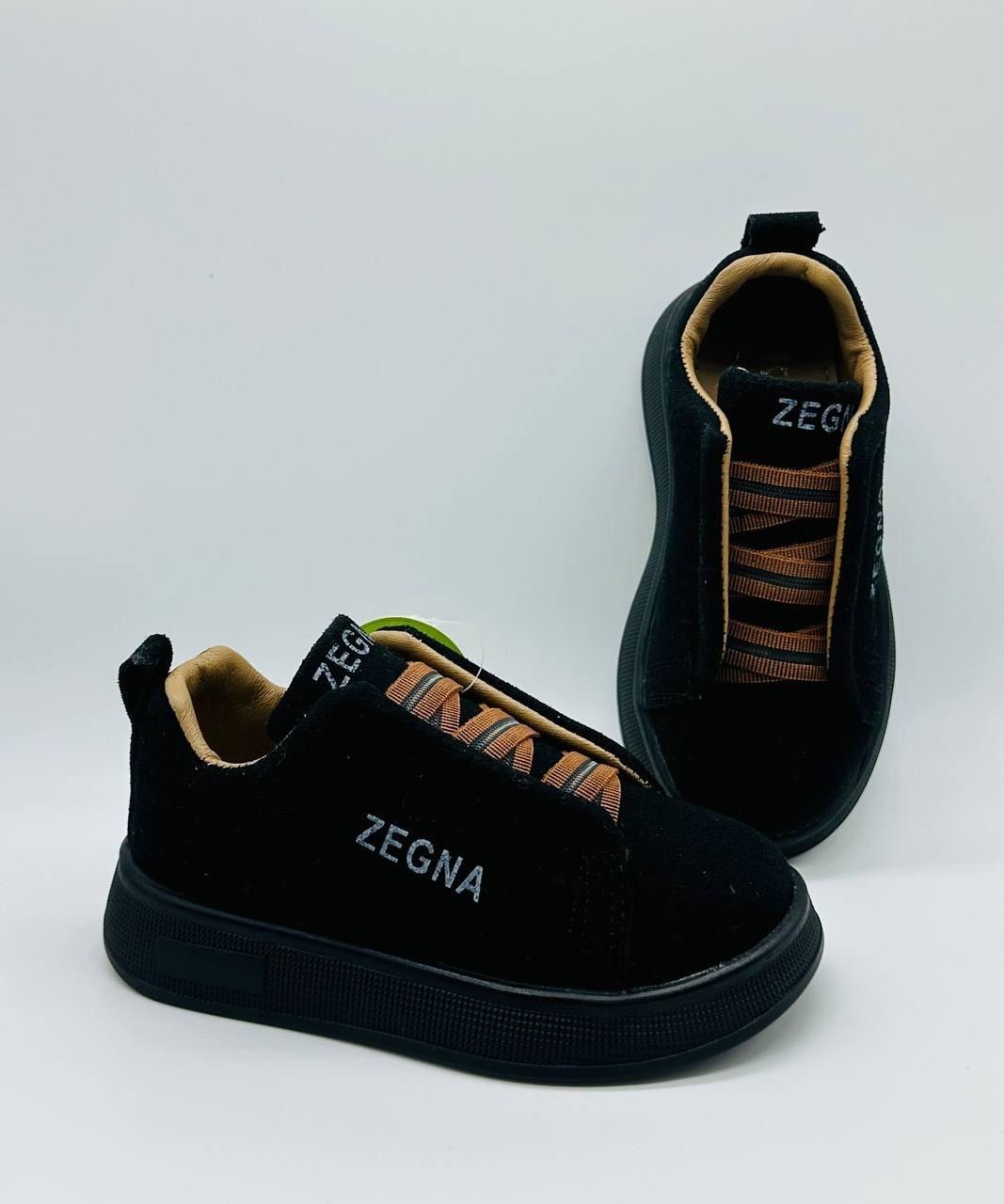 ,женская ,черные кроссовки,обуви,замшевые кроссовки