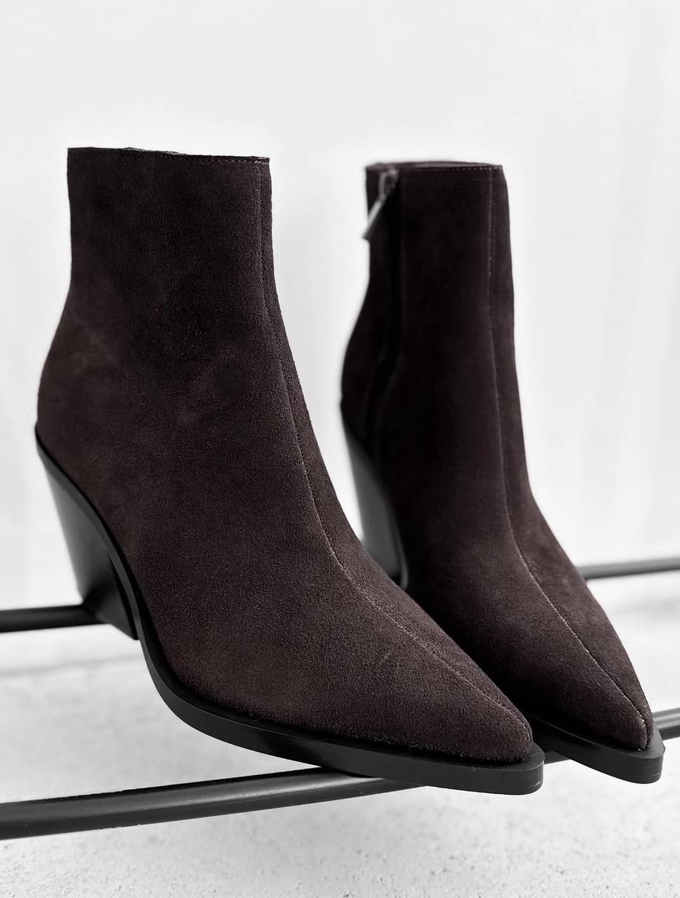 женские ботильоны с заострённым носком квадратным каблуком замшевые демисезонные 43 кофейный,женские ботильоны с заострённым носком квадратным каблуком замшевые,ботильоны замшевые,женские ботильоны с