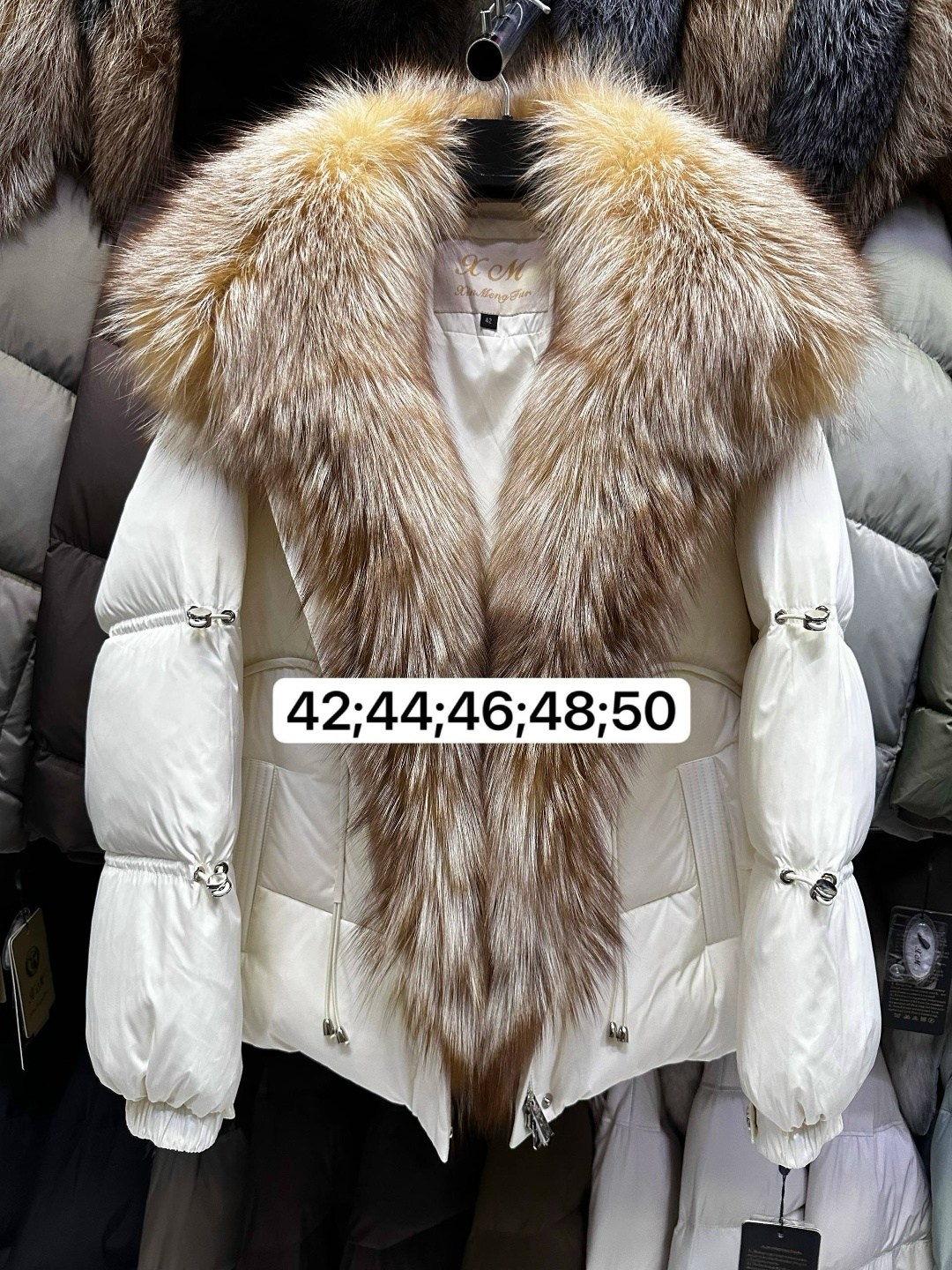 зимние куртки с натуральными мехами,пуховик с натуральным мехом,пуховик женский с натуральным мехом,женские пуховики,пуховик с мехом