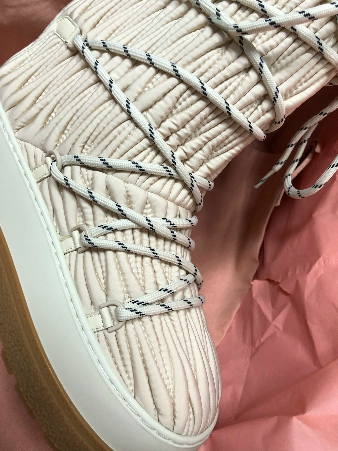 женские высокие луноходы miu miu молочные,женские луноходы miu miu молочные,женские брендовые бежевые луноходы,женские брендовые луноходы,луноходы женские