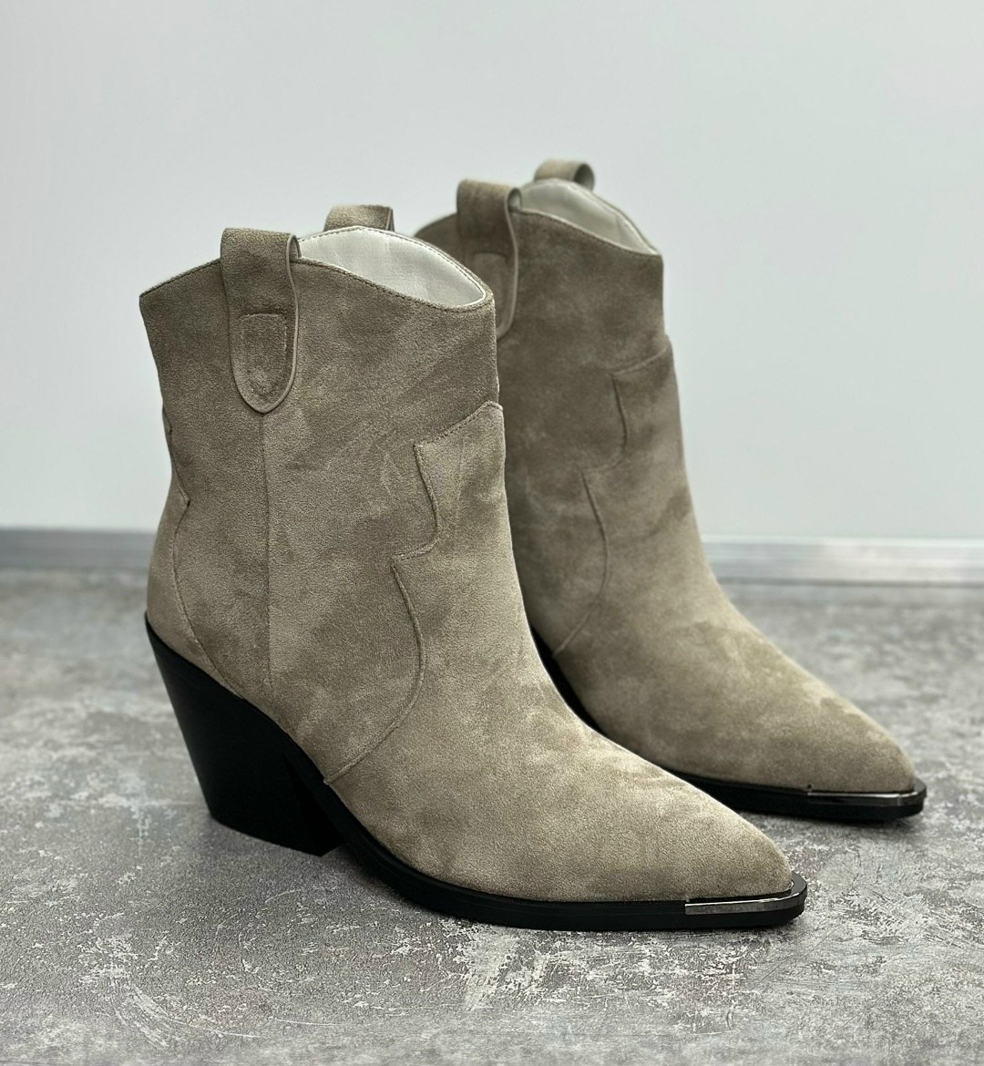 ковбойские замшевые ботильоны dewina isabel marant бежевый,,сапоги изабель марант казаки,казаки замшевые эконика,женские классические замшевые ботинки челси