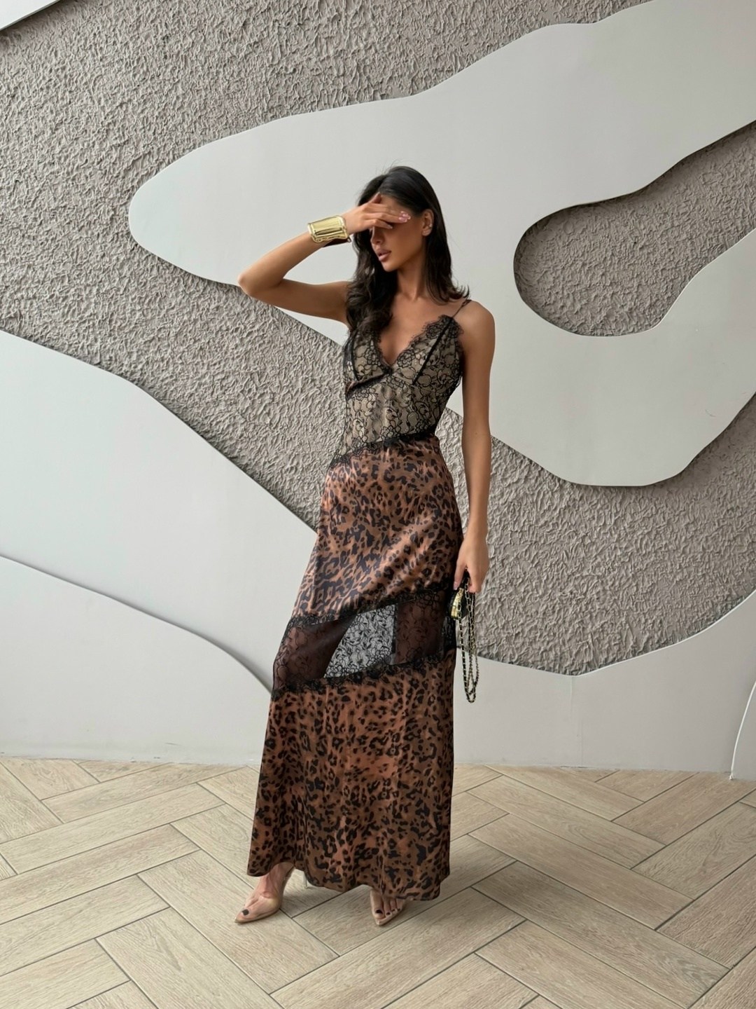 платье комбинация макси с леопардовым принтом mimi girl in mind коричневый,женское длинное платье с леопардовым принтом,платье с леопардовым принтом,платье-комбинация макси с леопардовым принтом,плать