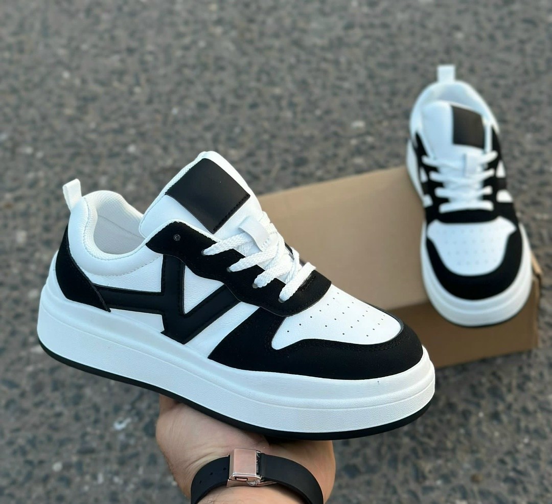 ,женские кроссовки,кроссовки модные,кроссовки,повседневные кроссовки