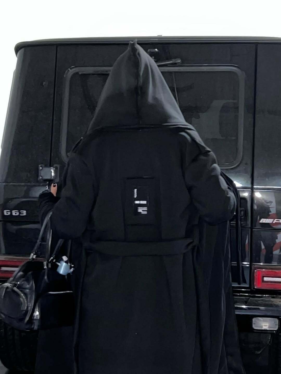 женская шуба,женское длинное пальто с капюшоном черное,женское пальто,пальто с капюшоном длинное,меховое пальто