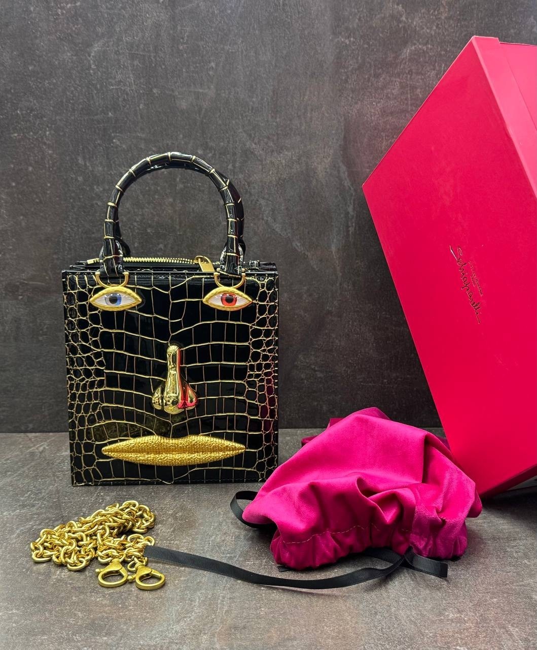 сумка-тоут schiaparelli,сумка schiaparelli,женская сумка schiaparelli,бархатная сумка для глаз schiaparelli premium sense demon,брендовая женская сумка