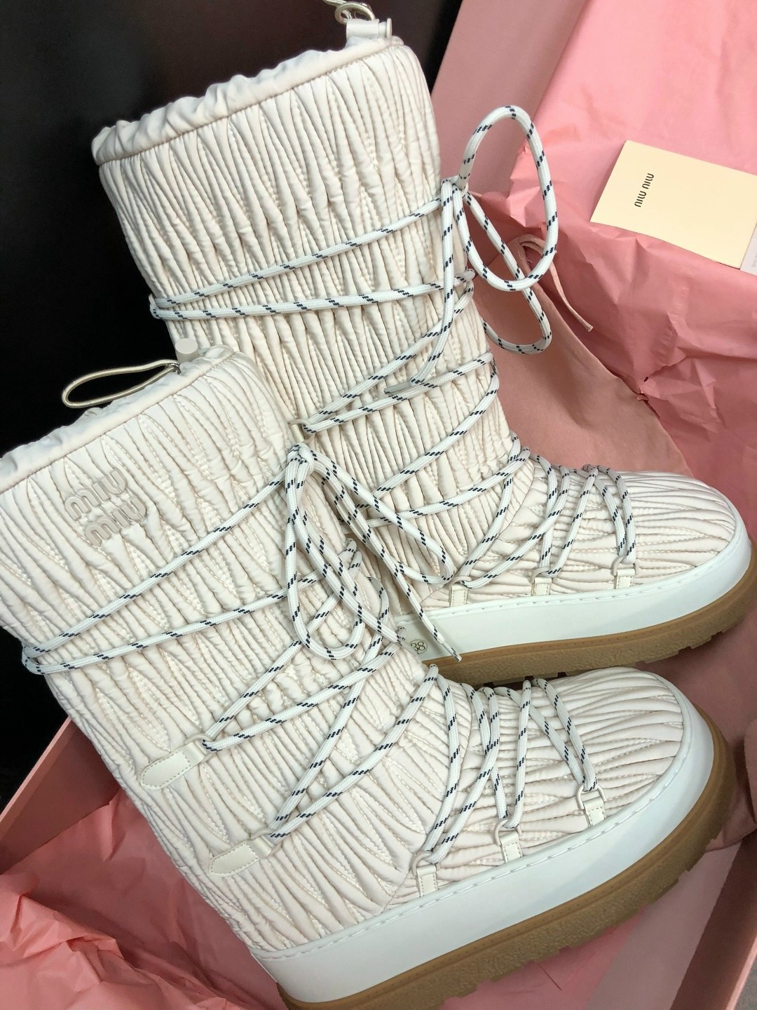 женские высокие луноходы miu miu молочные,женские луноходы miu miu молочные,женские брендовые бежевые луноходы,женские брендовые луноходы,луноходы женские