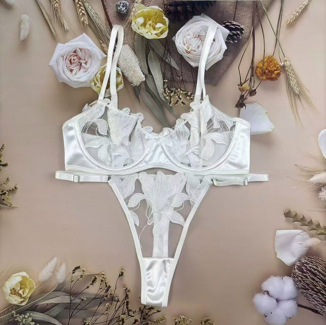 женское кружевное белье,комплект нижнего белья,женский кружевной комплект нижнего белья,кружевное белье женское нижнее комплект нижнего белья lioni,женский комплект нижнего белья
