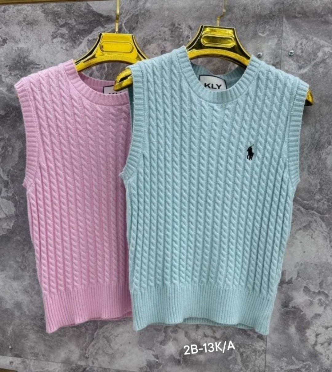 вязаные топы,жилет вязаный,безрукавка