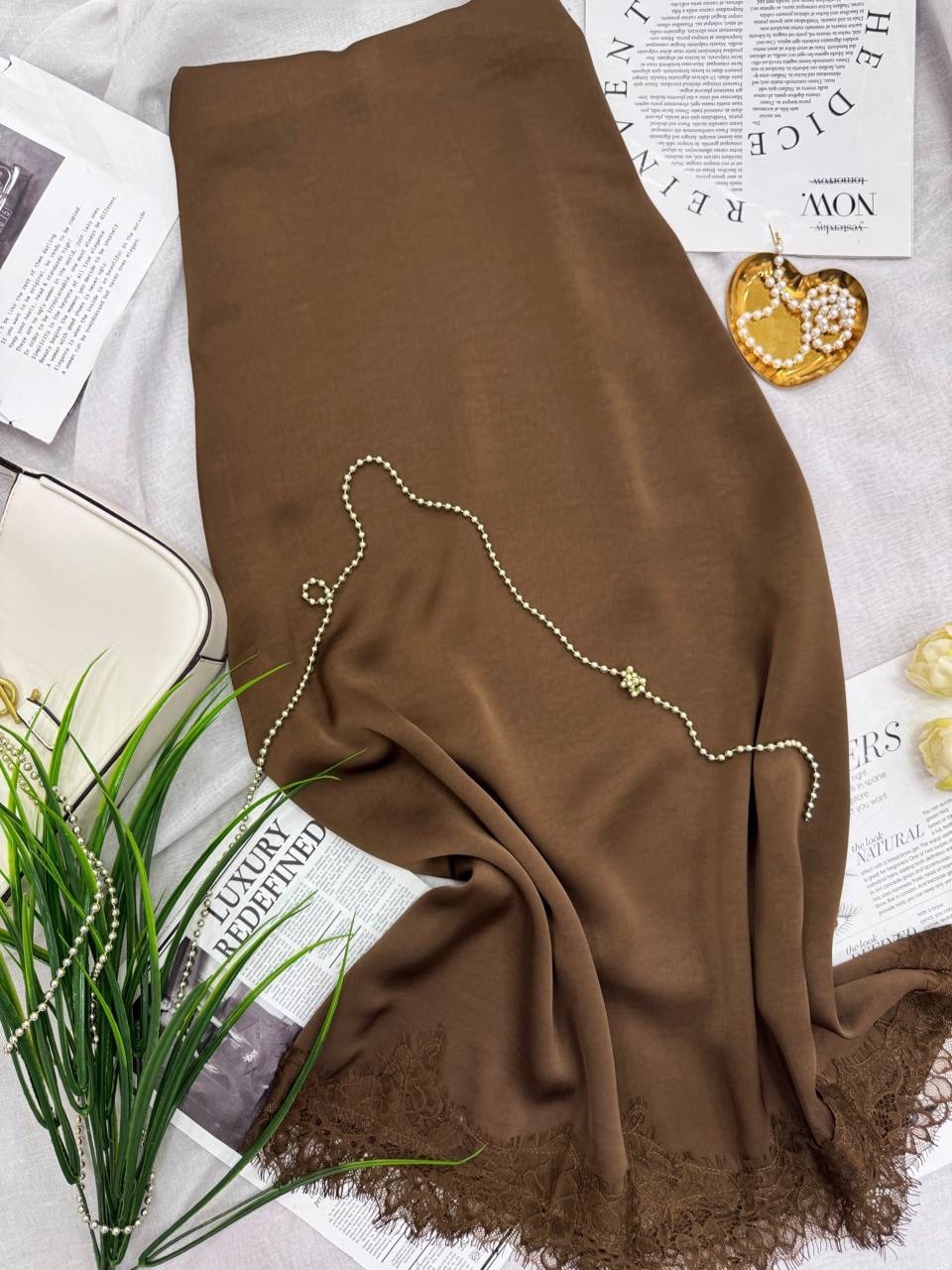 юбка с кружевом,юбка с кружевами,юбка атласная кружево,юбка женская,черная юбка с кружевом по низу