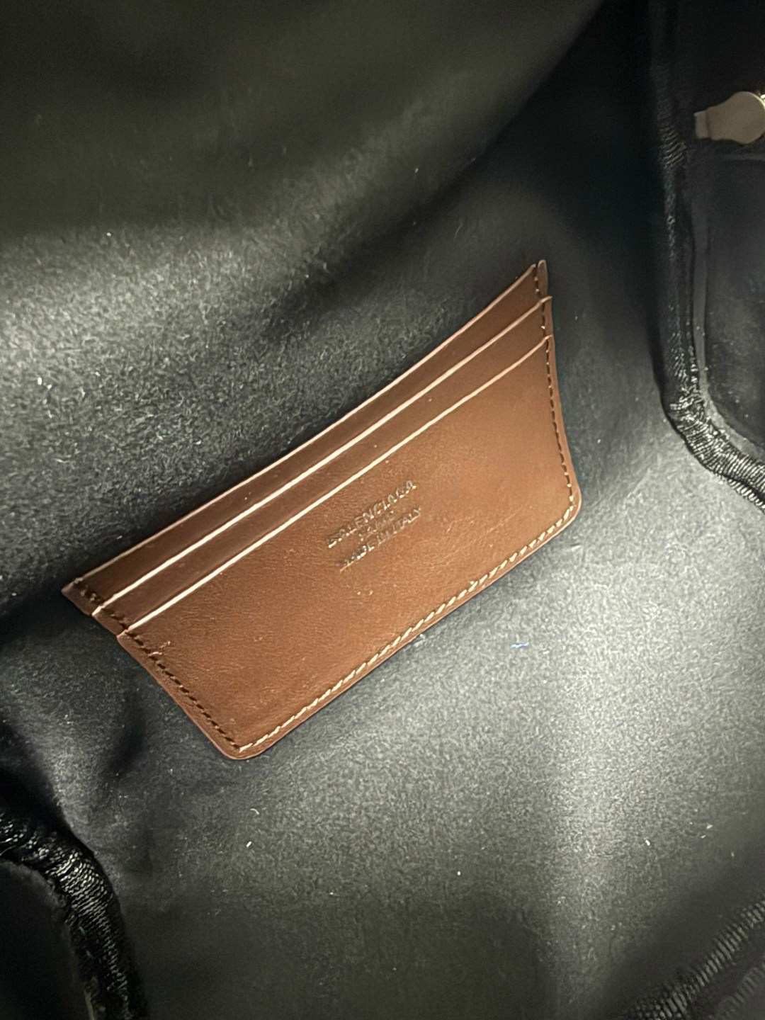 роскошная сумка из замши balenciaga rodeo,женская замшевая сумка balenciaga коричневая 35х23,сумка balenciaga,сумка женская balenciaga,замшевая сумка