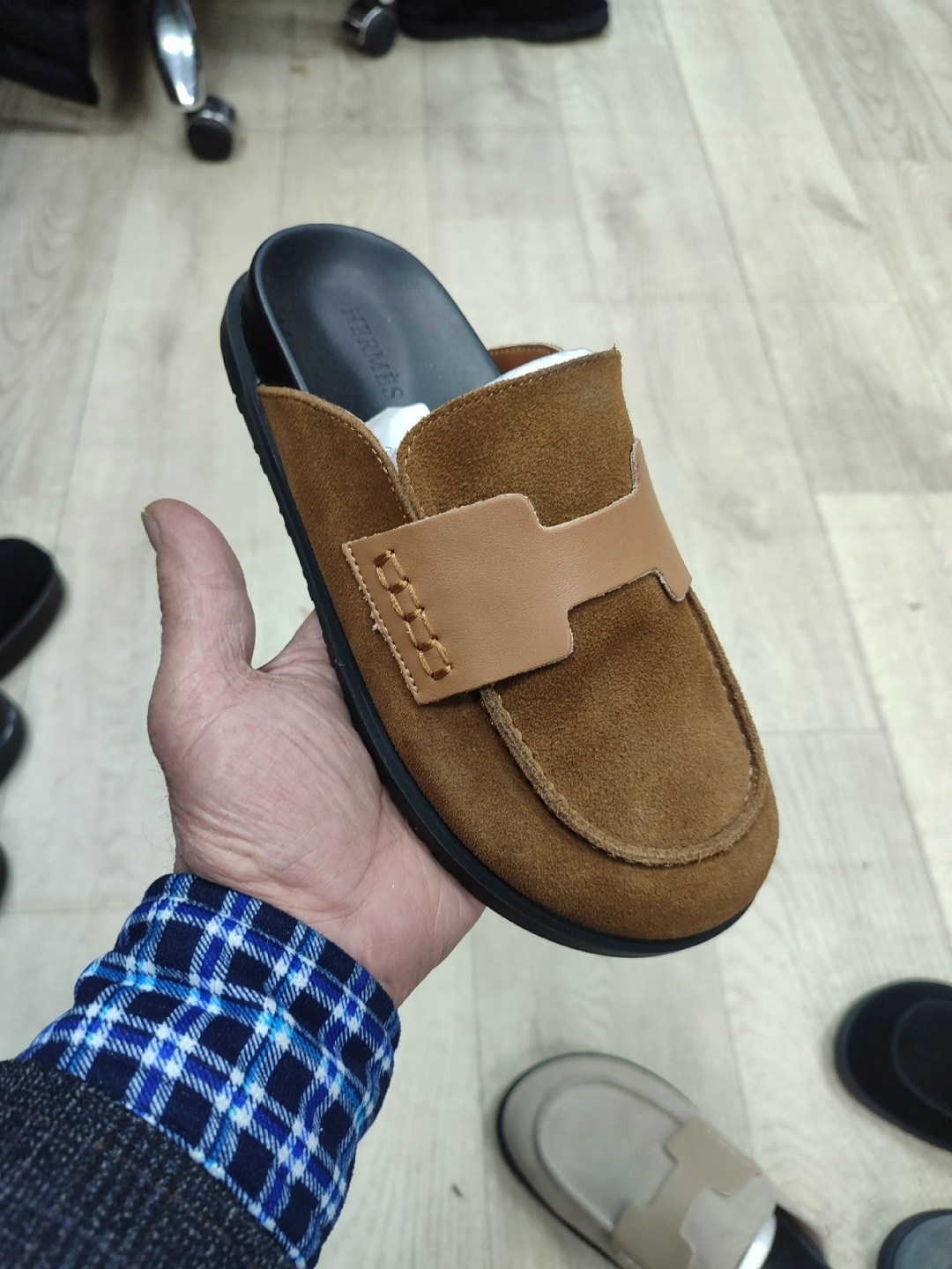 замшевые сабо hermes,женские замшевые мюли hermes go коричневые,,мюли замшевые,сабо замшевые