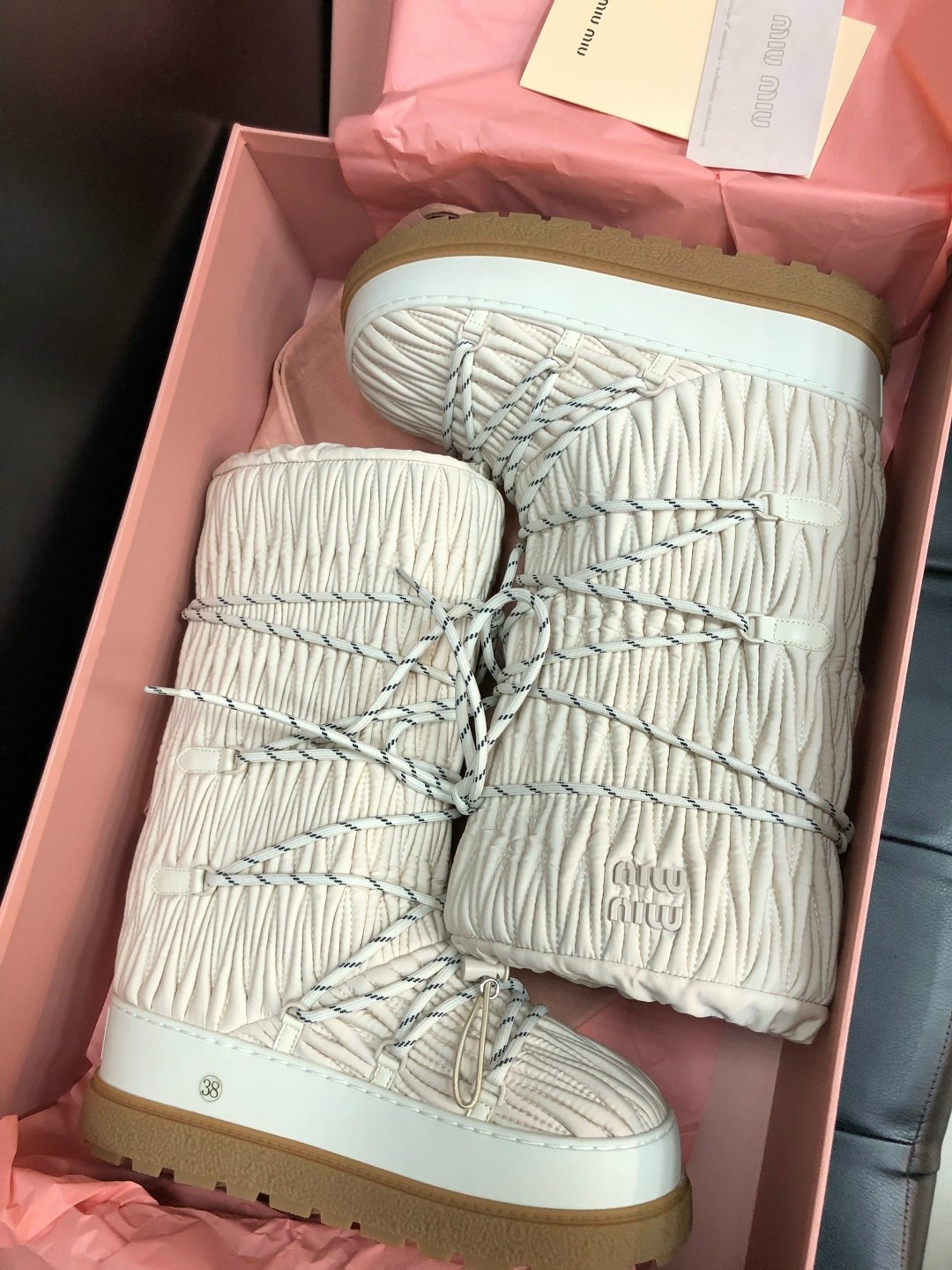 женские высокие луноходы miu miu молочные,женские луноходы miu miu молочные,женские брендовые бежевые луноходы,женские брендовые луноходы,луноходы женские