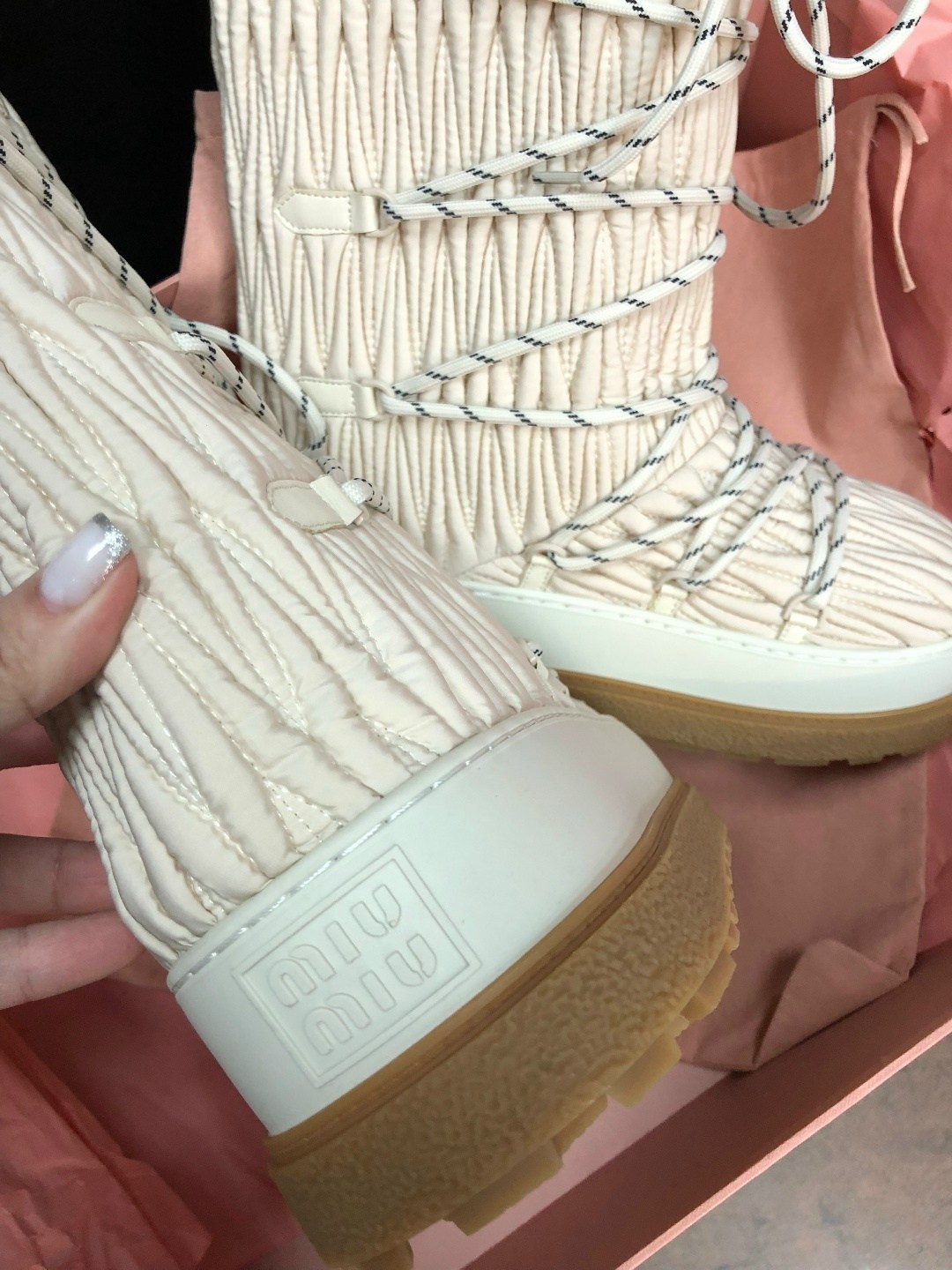 женские высокие луноходы miu miu молочные,женские луноходы miu miu молочные,женские брендовые бежевые луноходы,женские брендовые луноходы,луноходы женские