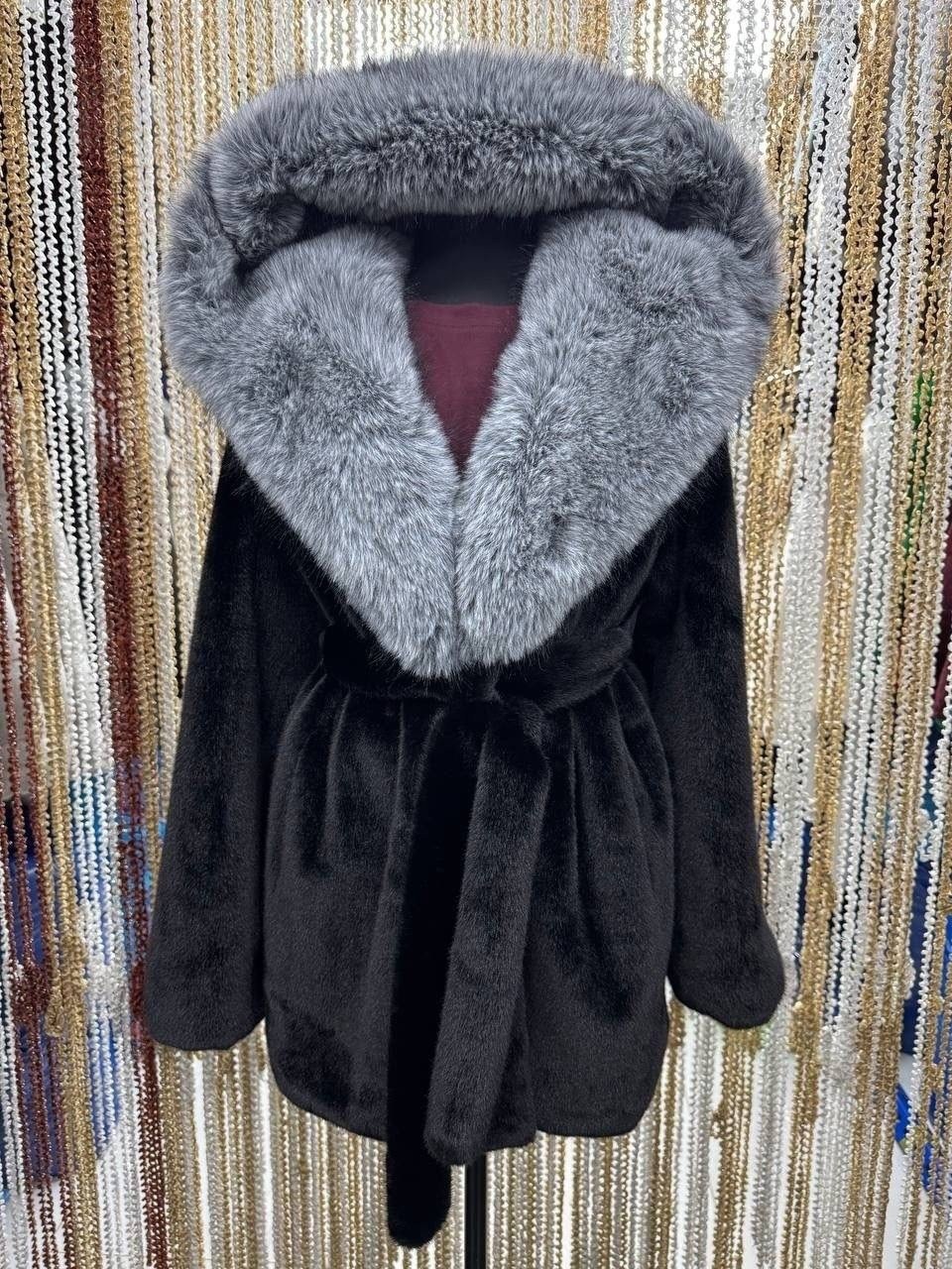 женская шуба,шуба из эко меха под норку,норковая шуба с капюшоном из чернобурки,норковая шуба с капюшоном,норковая шуба с чернобуркой