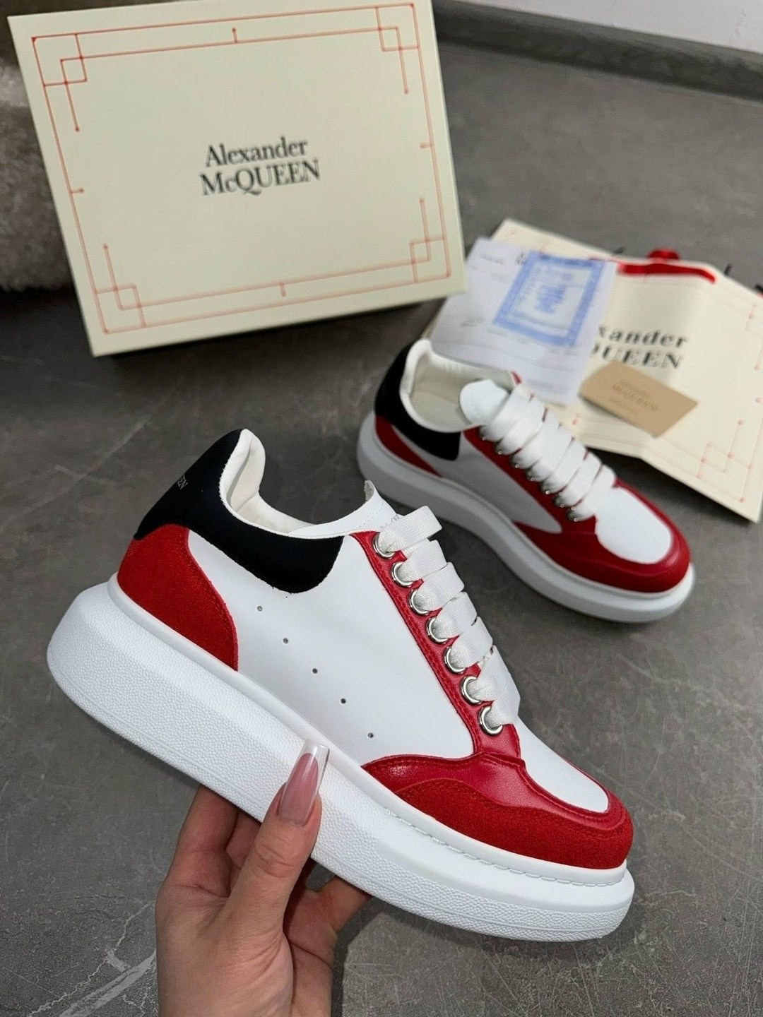 кроссовки alexander mcqueen,кеды alexander mcqueen,alexander mcqueen,alexander mcqueen кроссовки мужские,alexander mcqueen женские кроссовки красный цвет