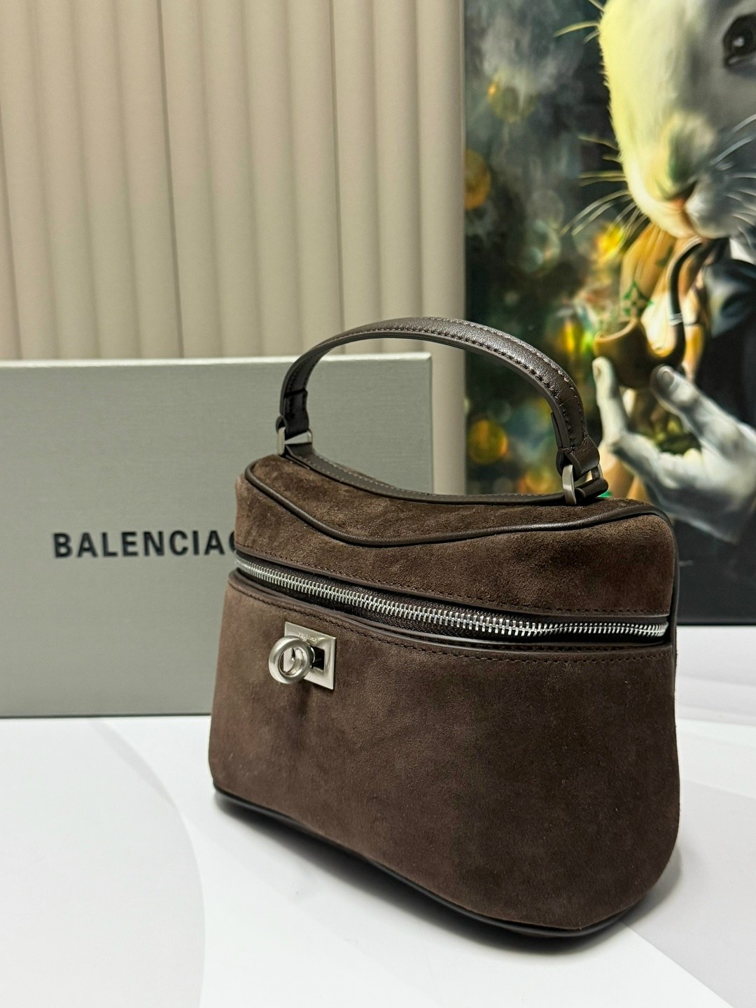 роскошная сумка из замши balenciaga rodeo,женская замшевая сумка balenciaga коричневая 35х23,сумка в образе balenciaga размер 35 х 25 x 10 см замша,сумка balenciaga,balenciaga сумка натуральная замша
